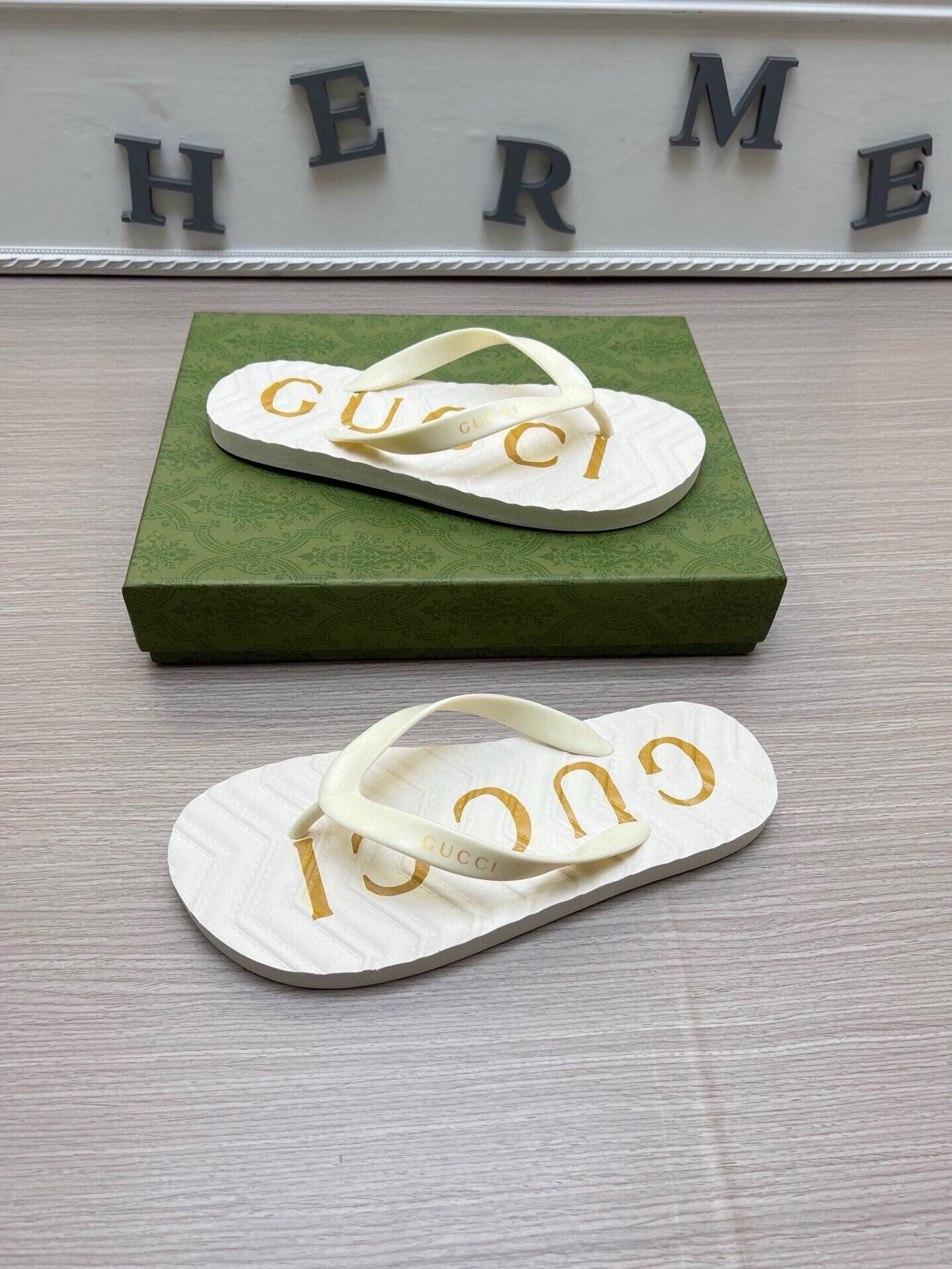 54B39ZDE Stylish slippers