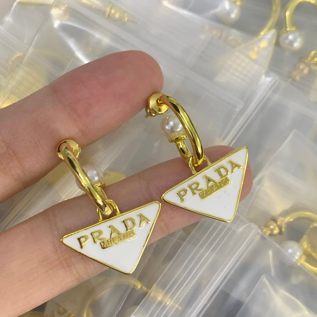 14PD818EDE Stylish Earrings
