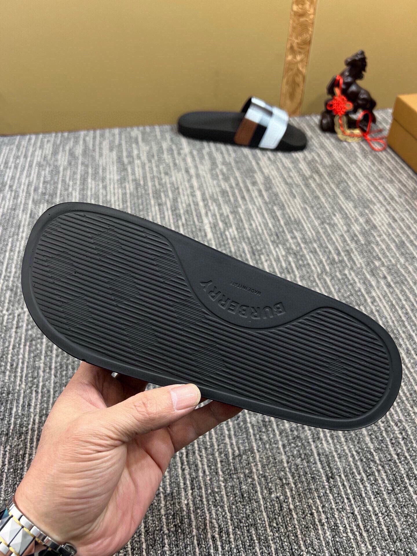 535ZR258ZDE Stylish Slippers