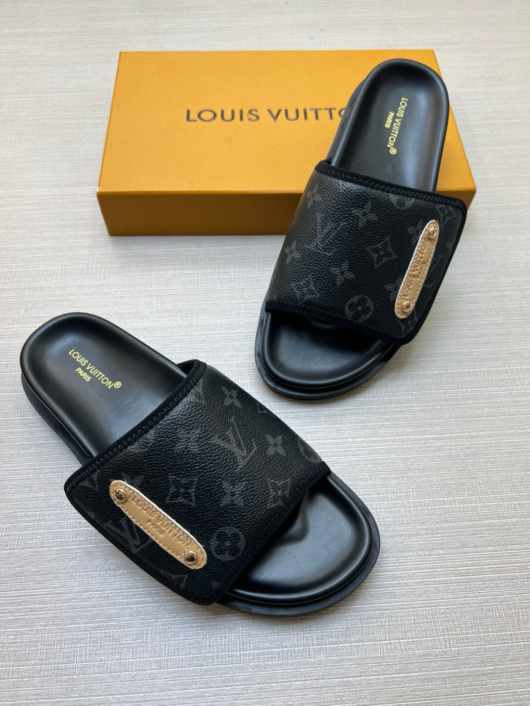 575NE6ZDE Stylish Slippers