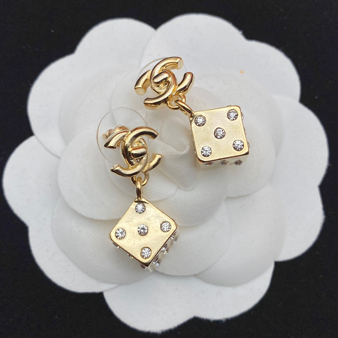 1YC1EDE Stylish Earrings