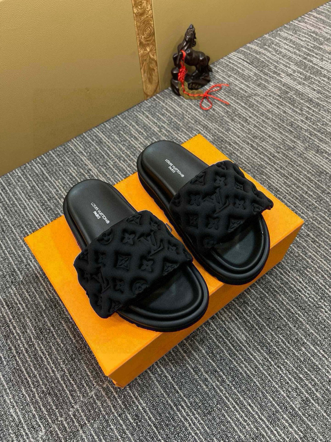 5QE13ZDE Stylish Slippers