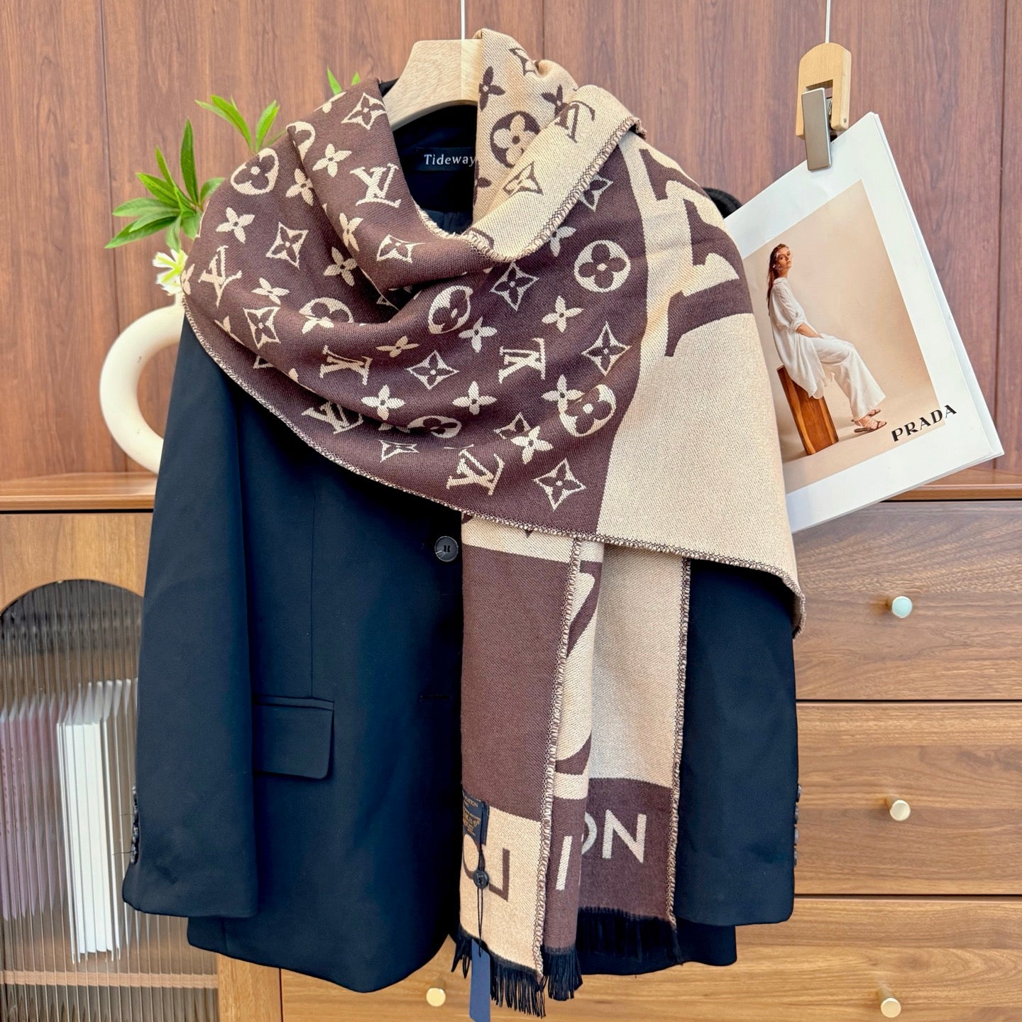 175RE40WDE Stylish Winter Scarves