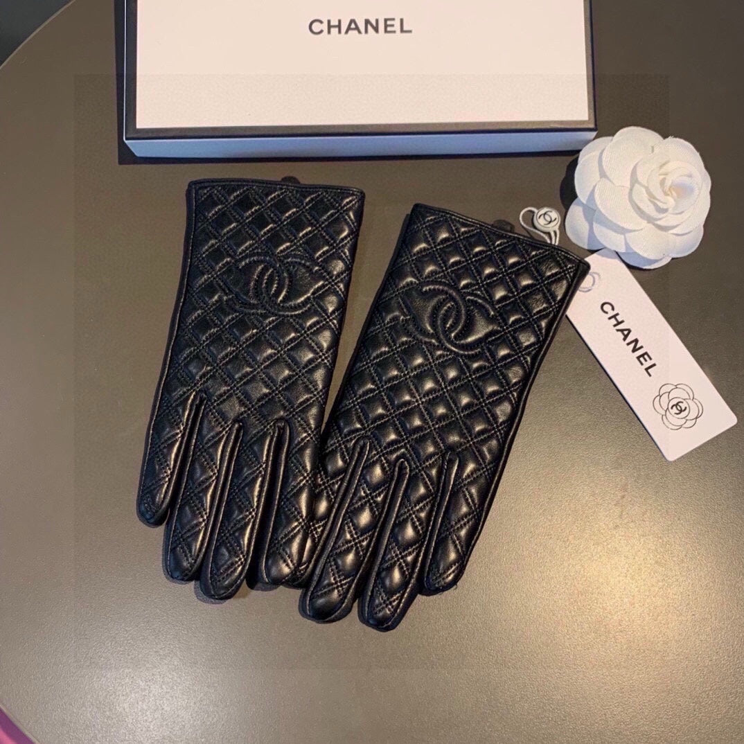 14C35SDE Stylish sheepskin gloves