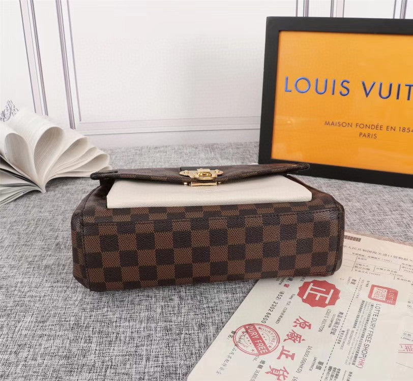 2XE52BDE Stylish leather bag