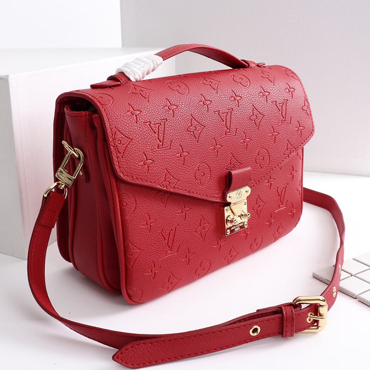 AE92BDE Stylish leather bag