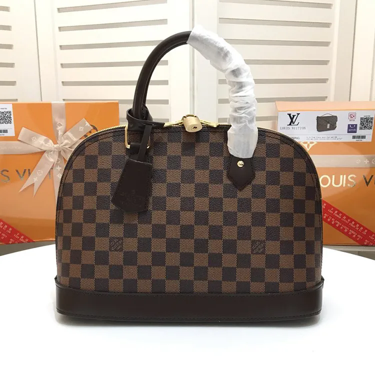 165XE27BDE Stylish leather bag