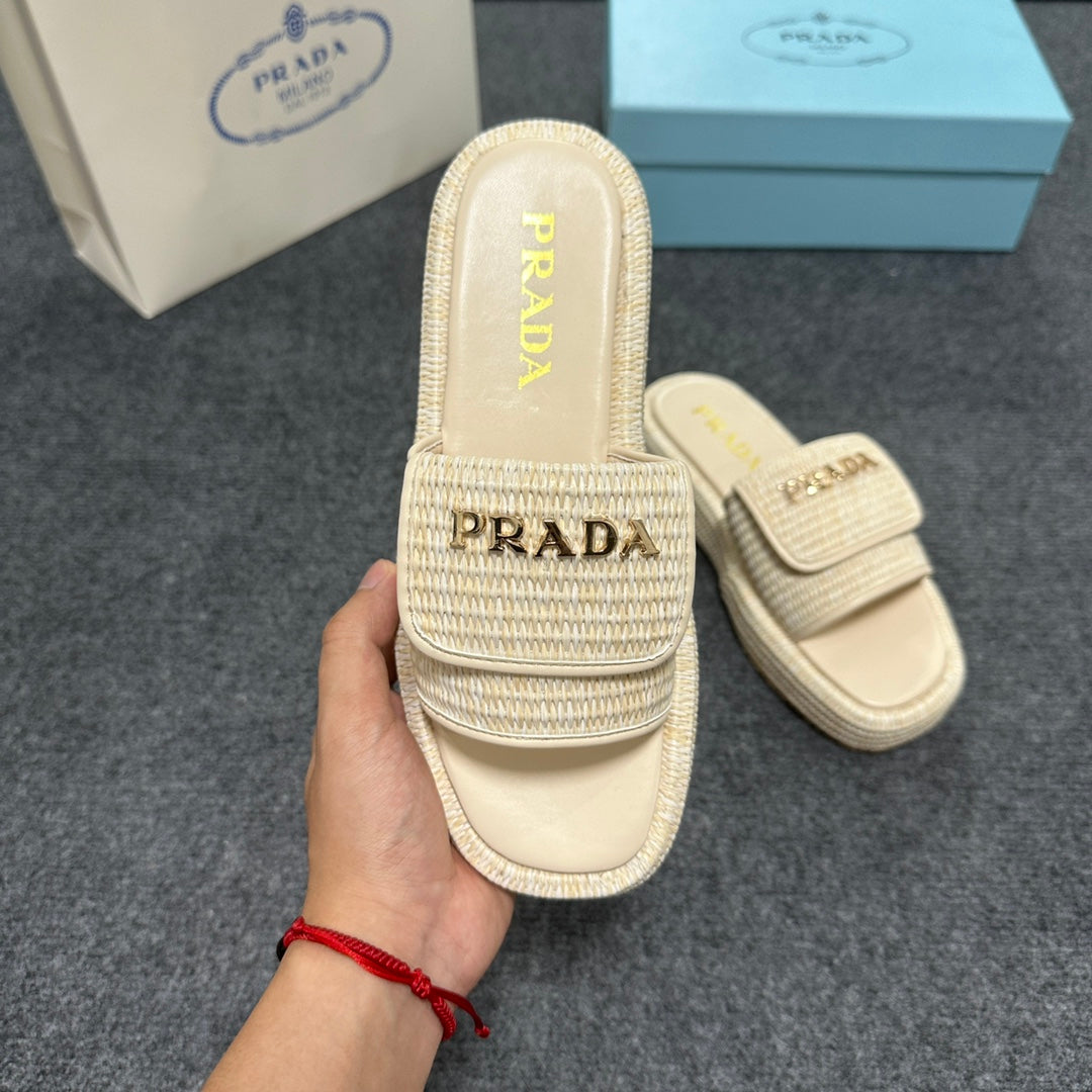 14PD24ZDE Stylish slippers