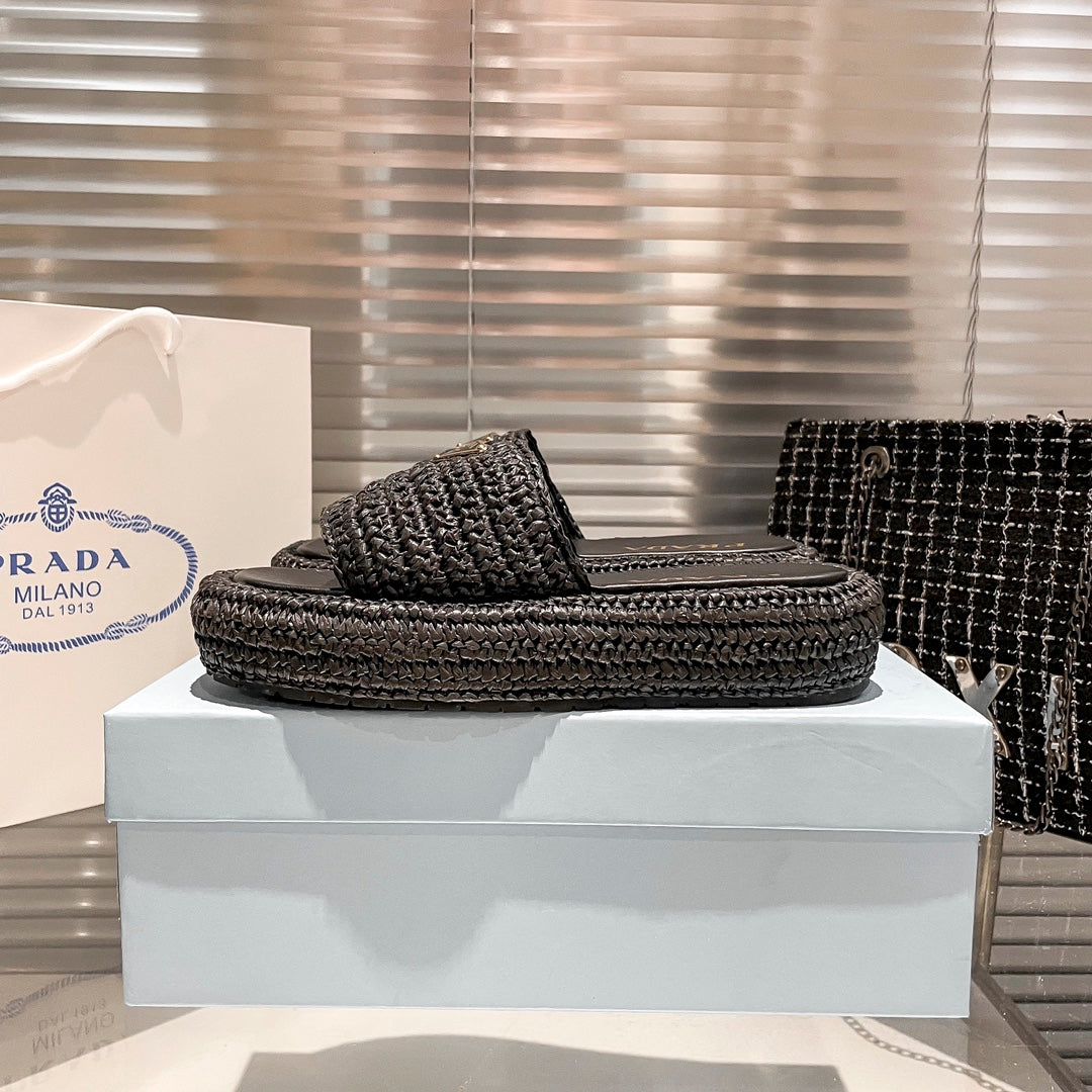 14PD21ZDE Stylish slippers