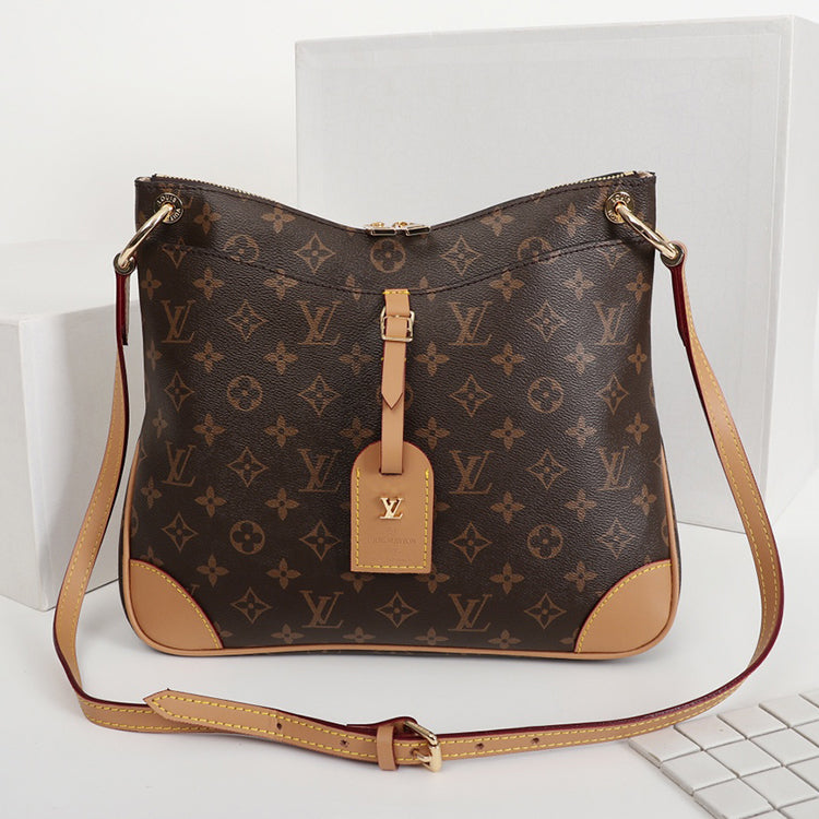 1E09BDE Stylish leather bag