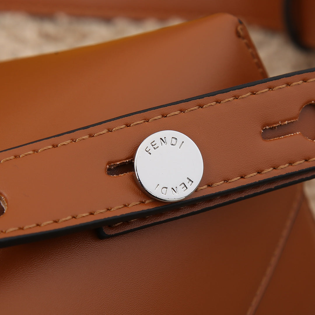 5F41BDE Stylish leather bag