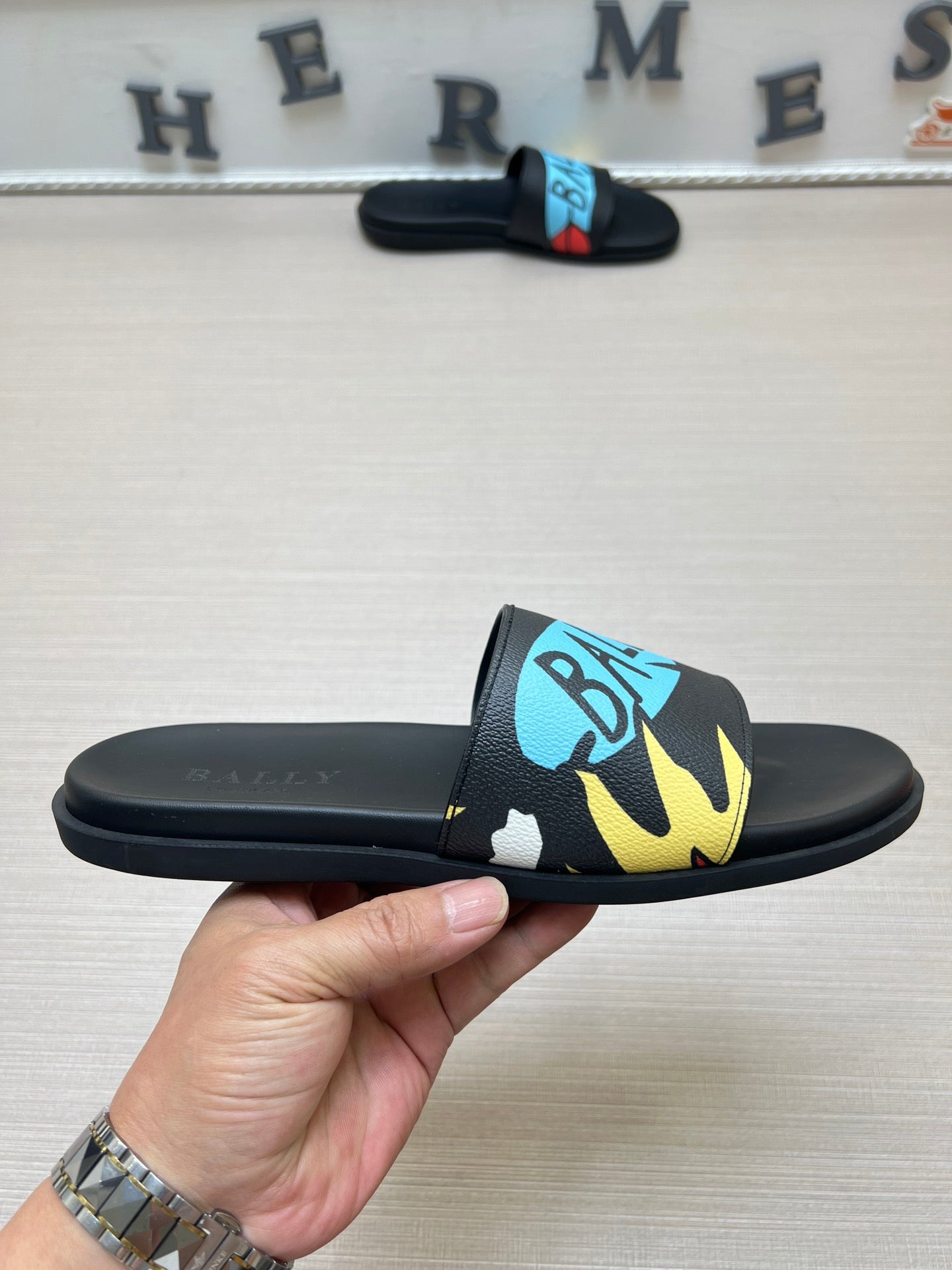 54A62ZDE Stylish slippers