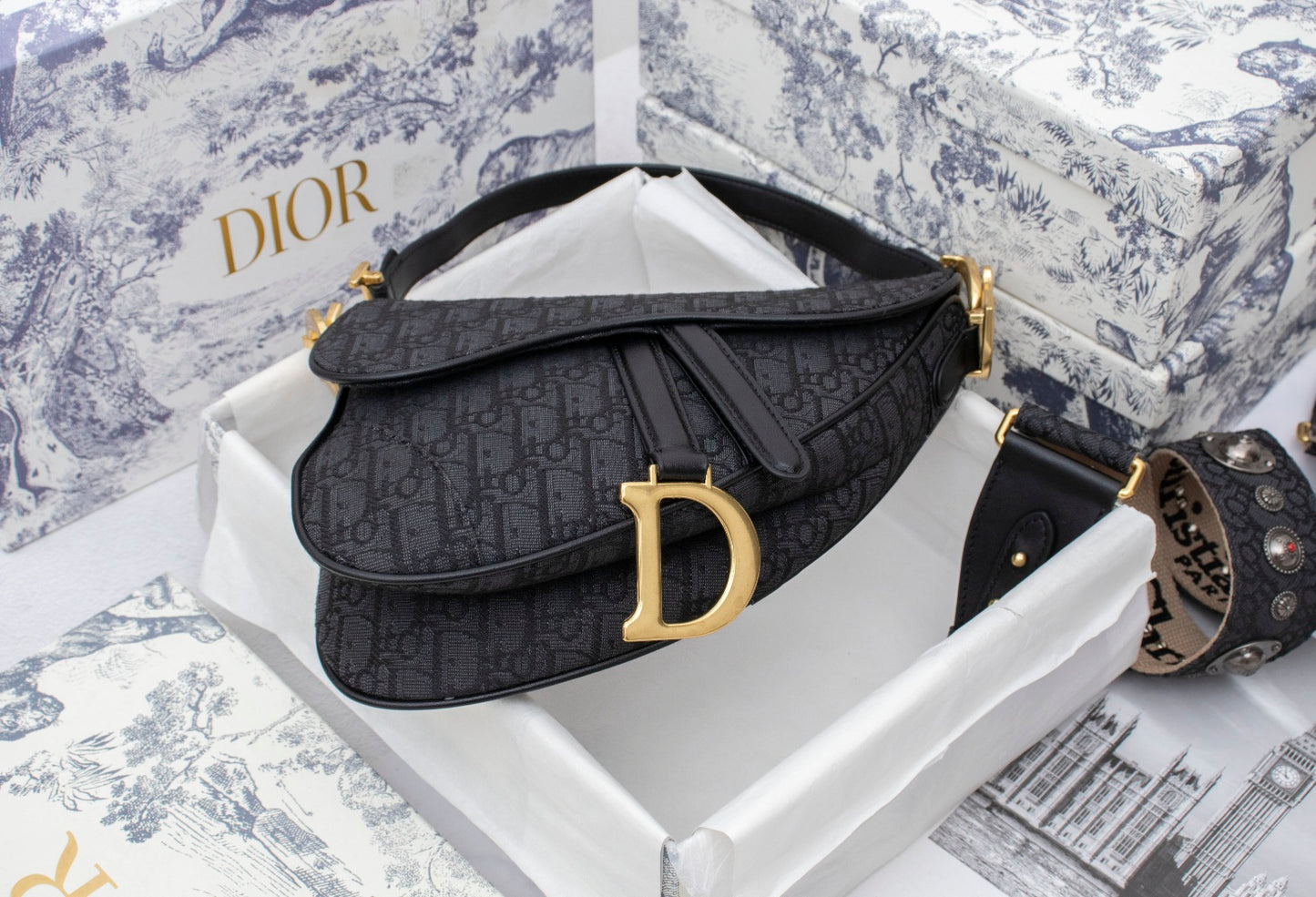 5D12BDE Stylish leather bag