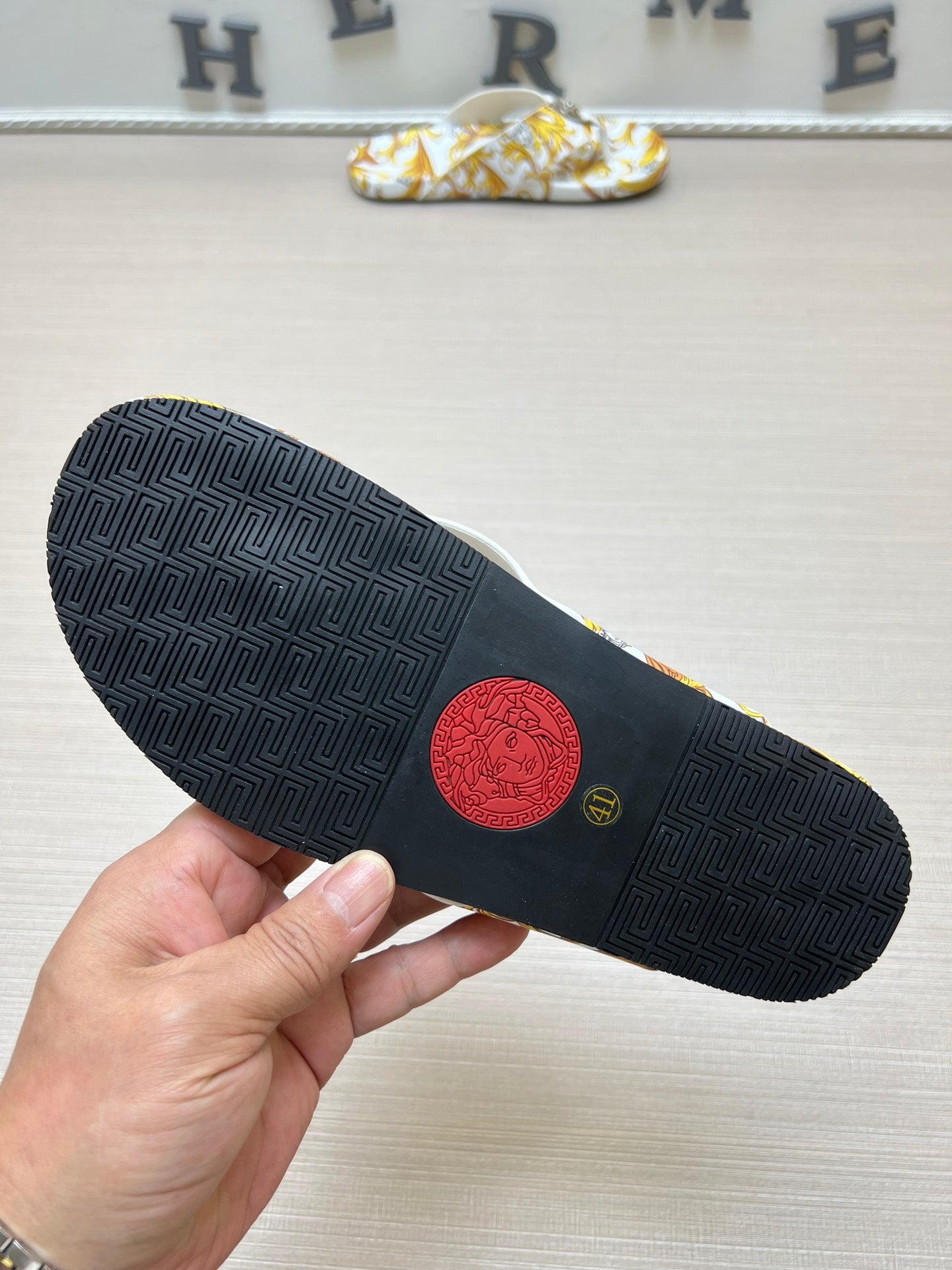 54V96ZDE Stylish slippers
