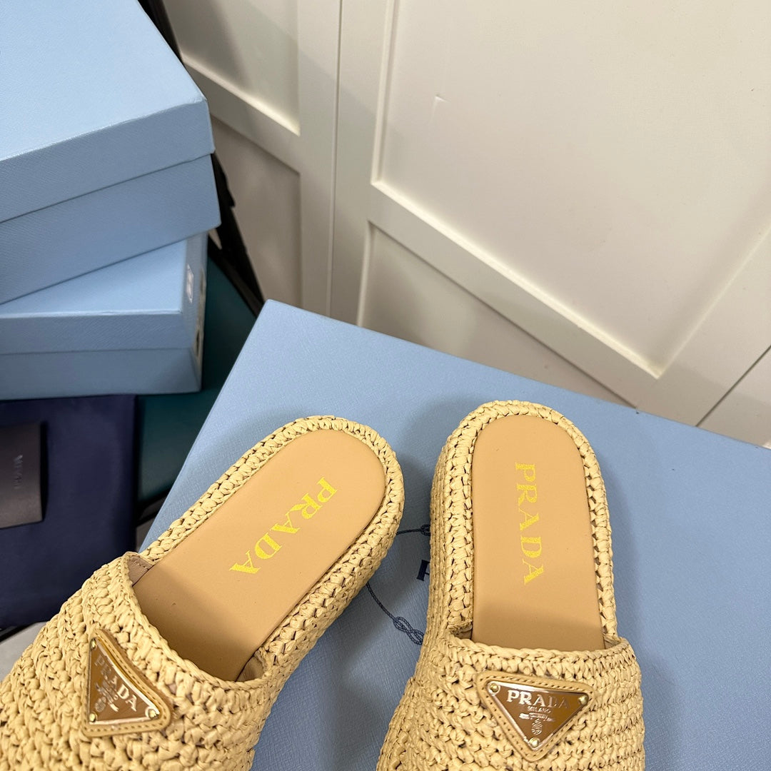14PD27ZDE Stylish slippers