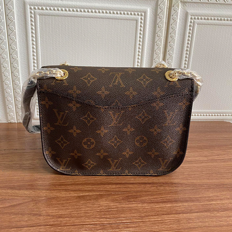1E55BDE Stylish leather bag