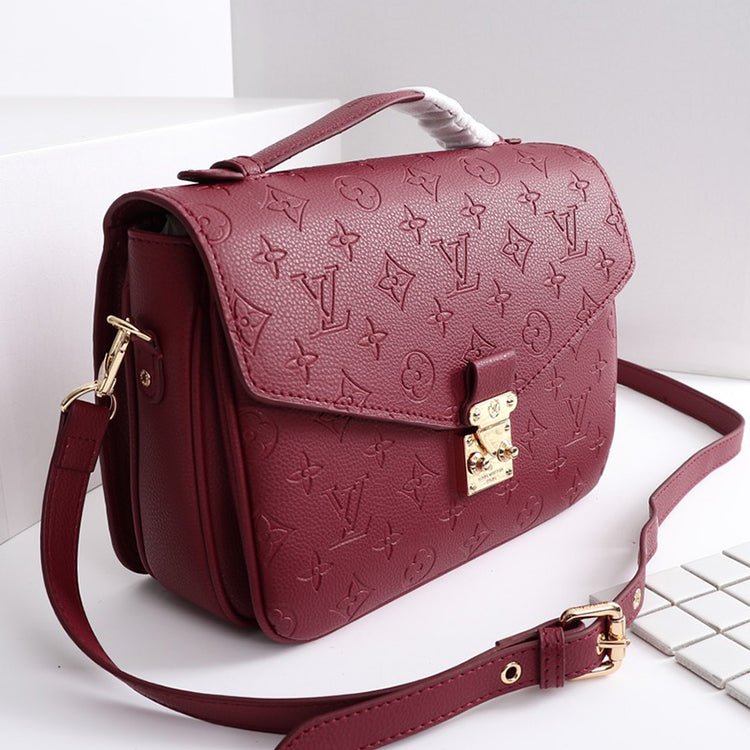 AE92BDE Stylish leather bag