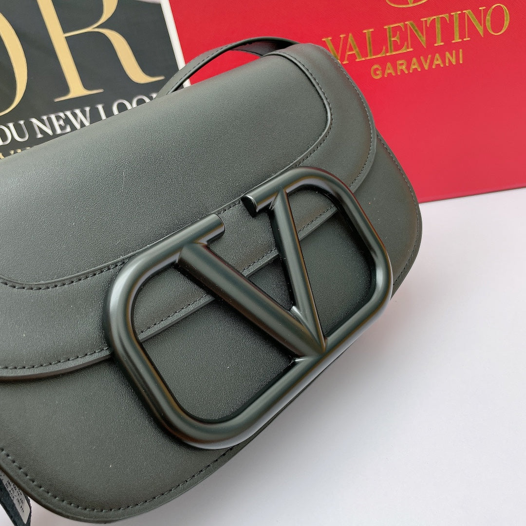 5A45BDE Stylish leather bag