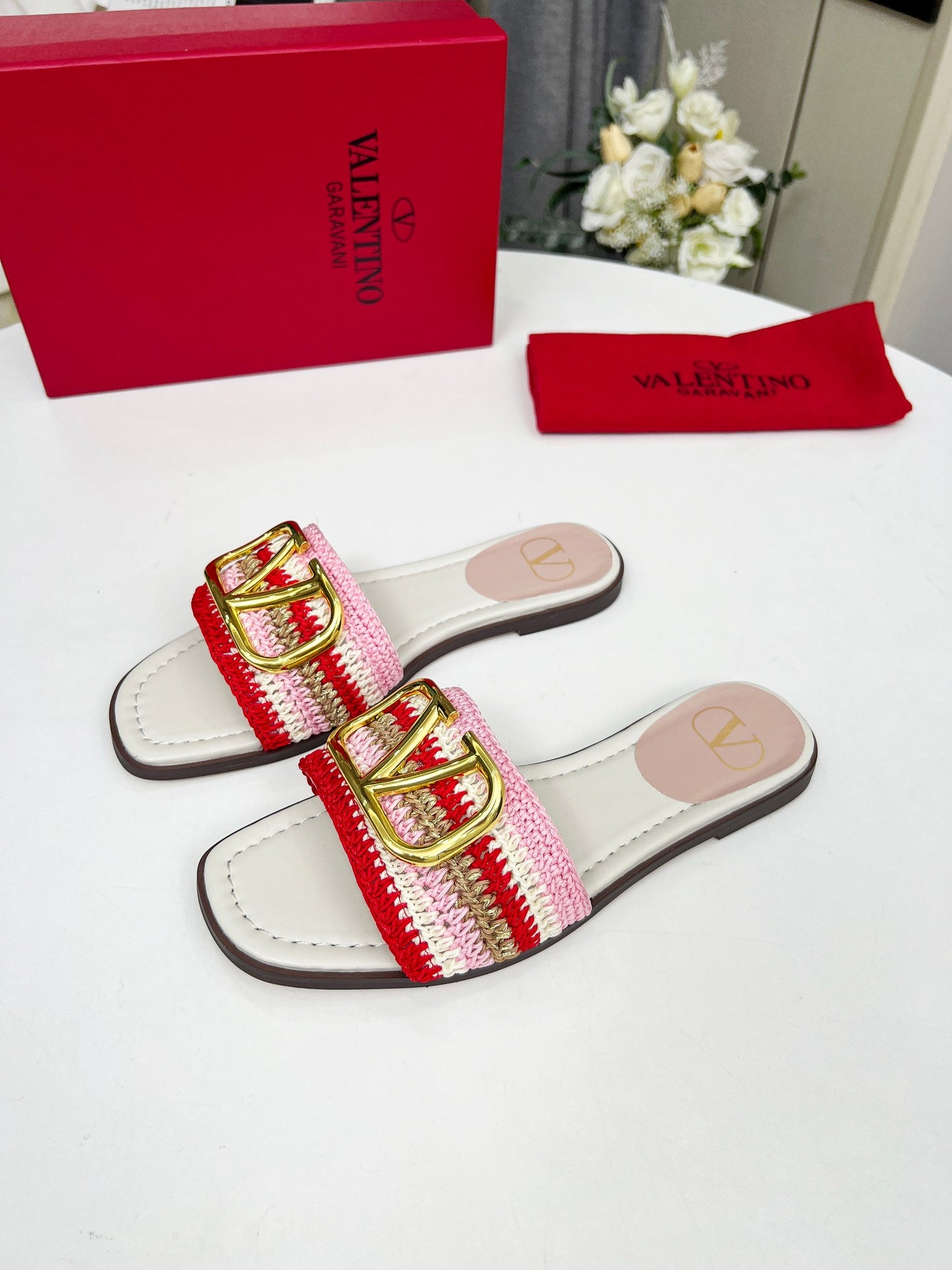 255QVL31ZDE Stylish leather Slippers