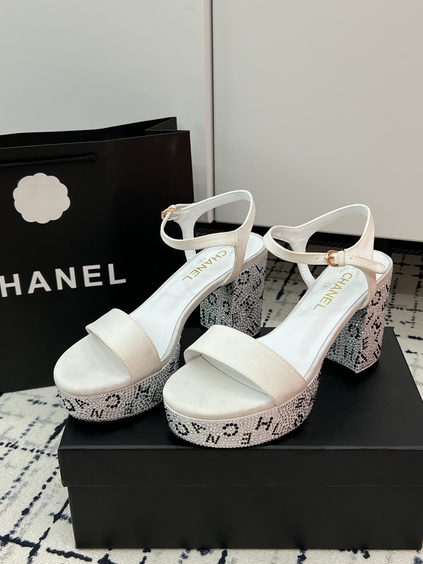 14C41ZDE Stylish High heels