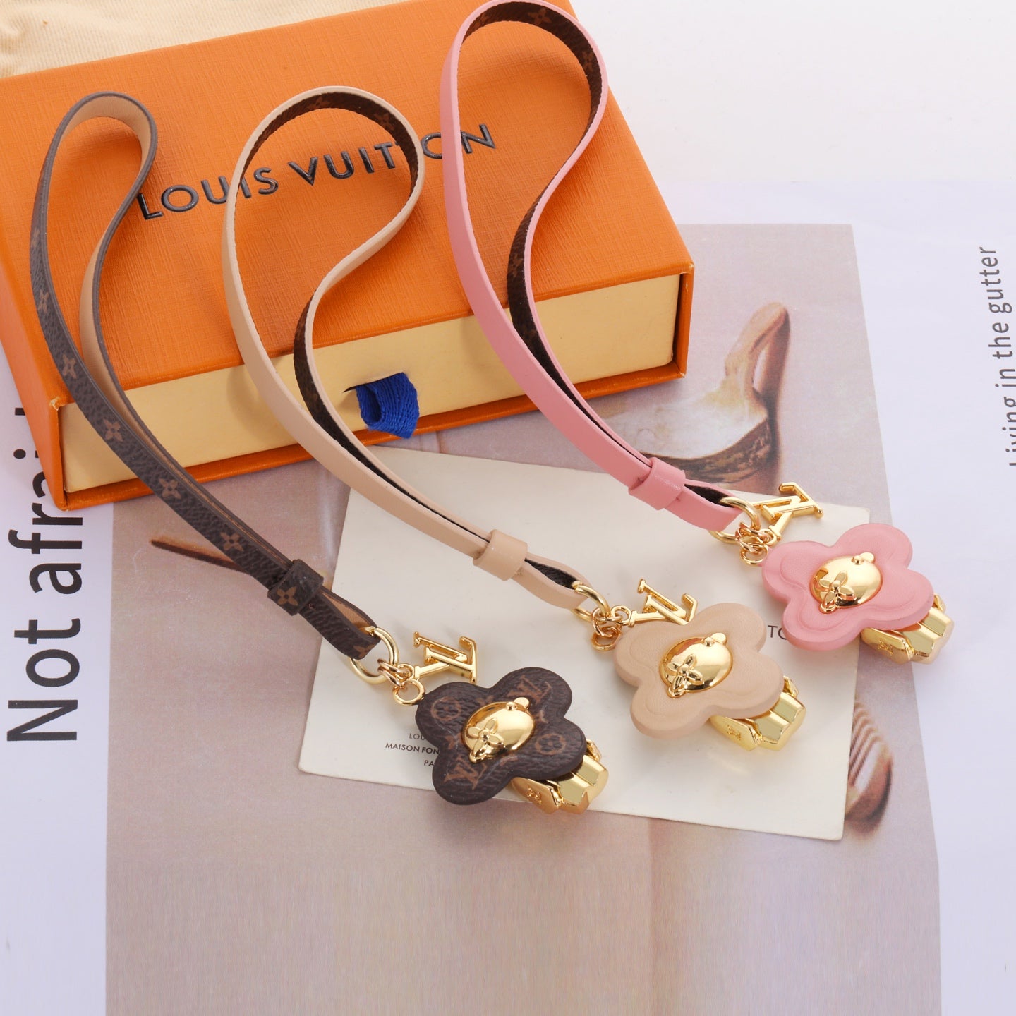 3RE3ADE Stylish key closure