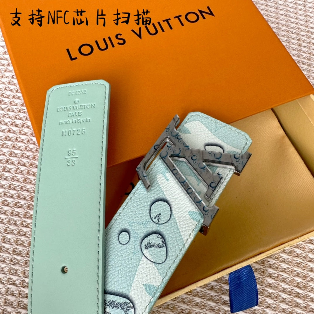 14E139PDE Stylish High quality leather belt With full package