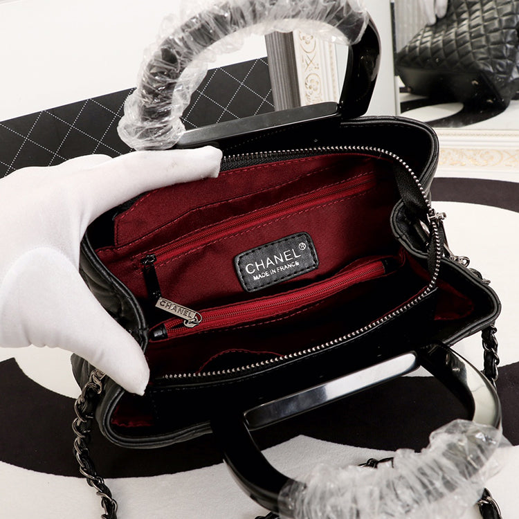 1C06BDE Stylish leather bag