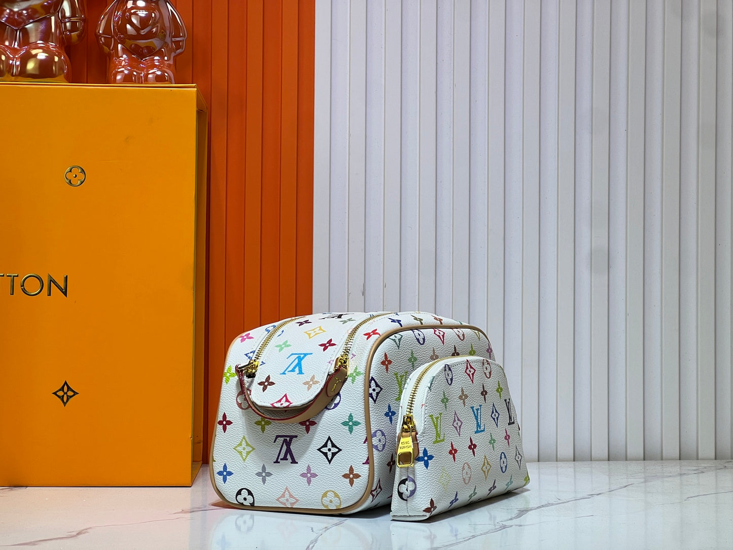 165NE108BDE Stylish leather bag