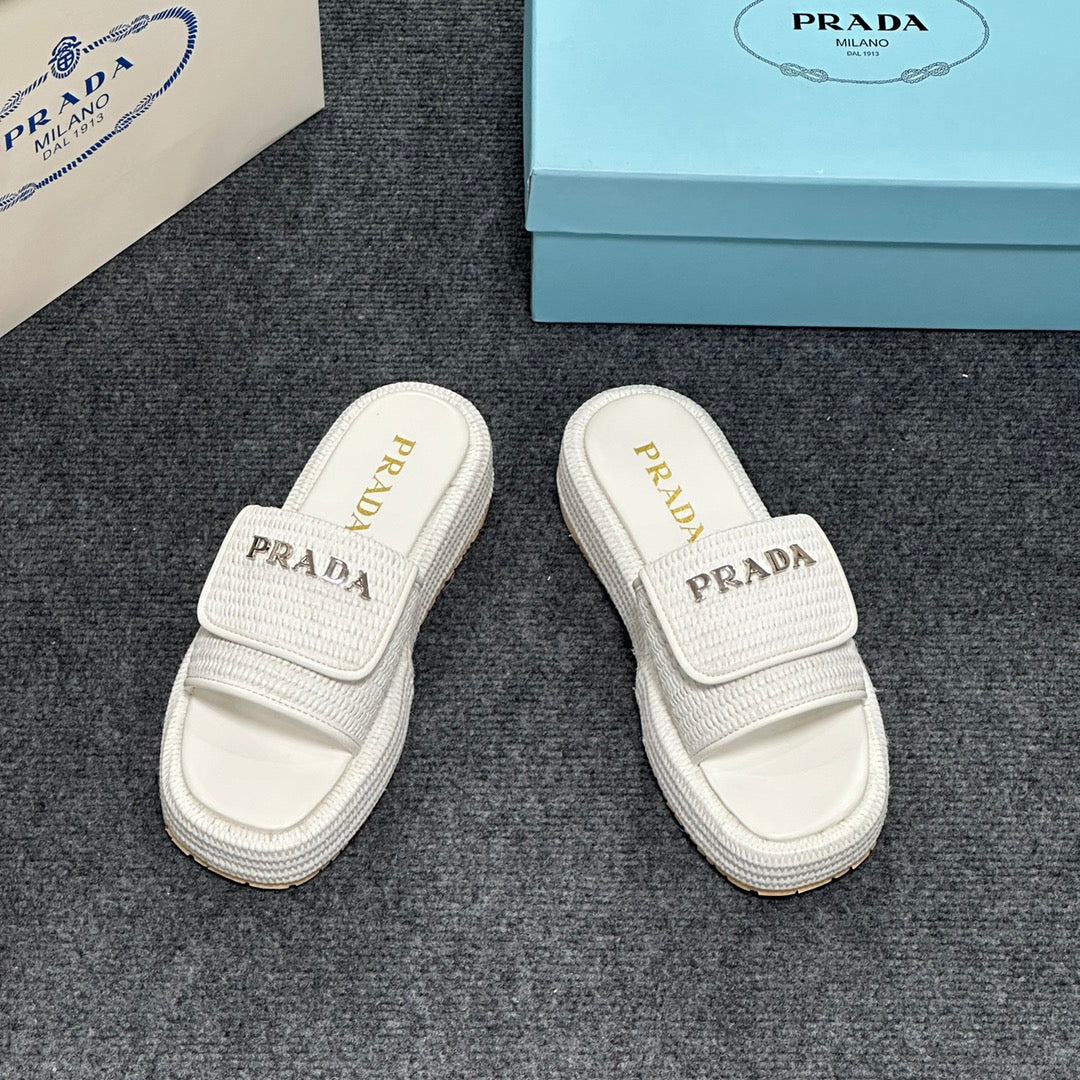 14PD24ZDE Stylish slippers