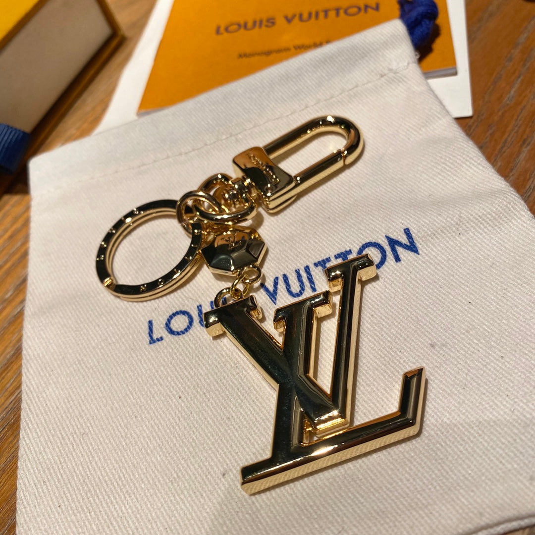 1E14ADE Stylish Keychains