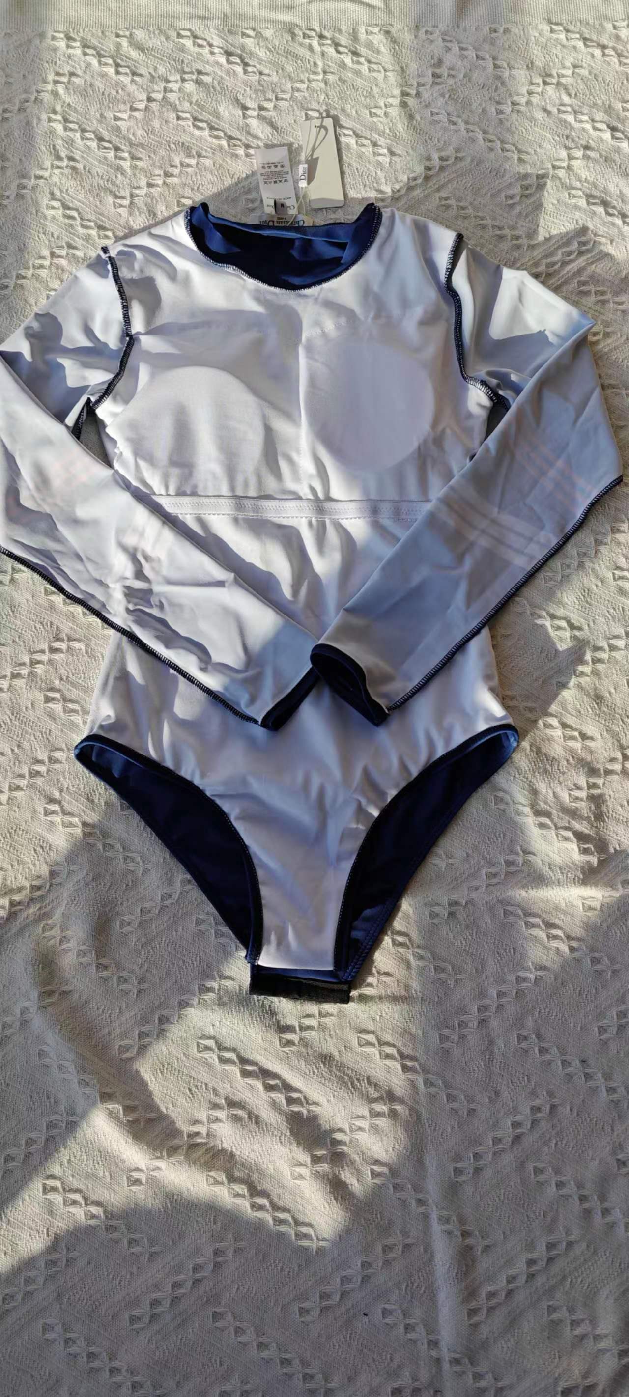 14D6YDE Stylishr Long sleeve swimsuit