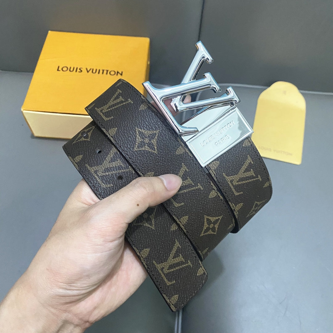 14E142PDE Stylish High quality belt With full package