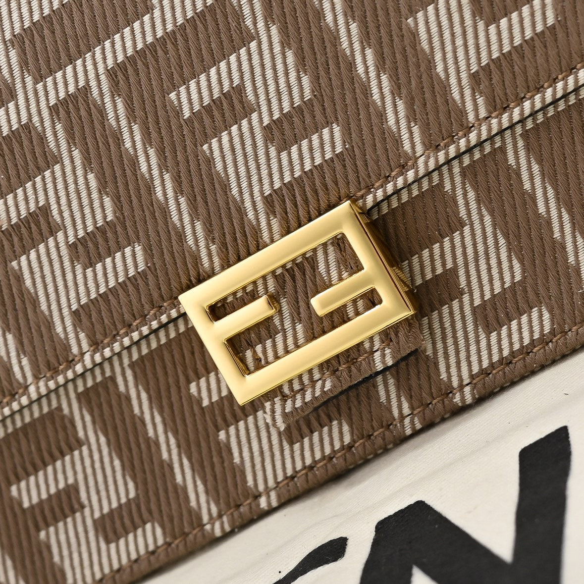 15RF10BDE Stylish Pobag