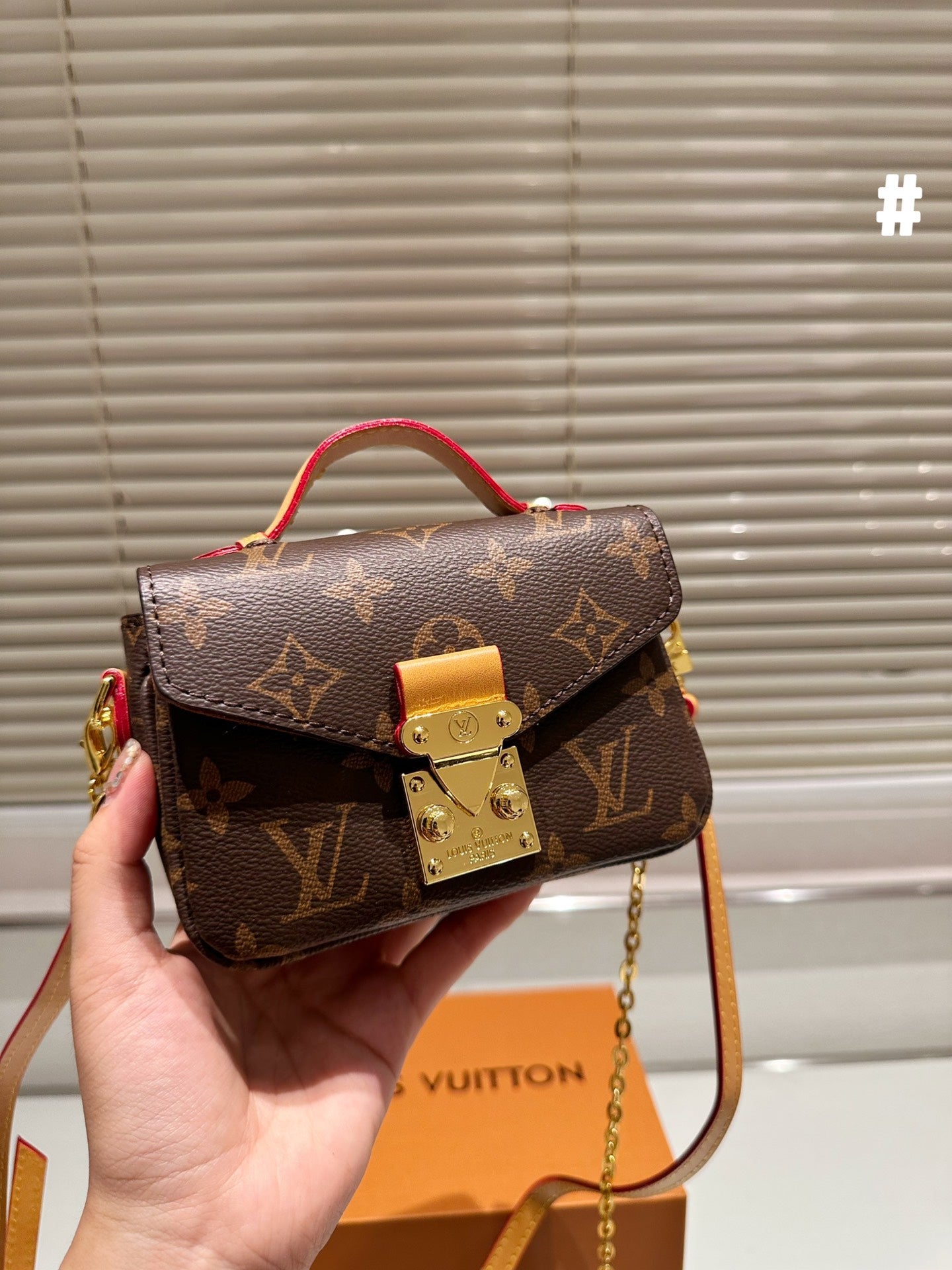 6XE15BDE Stylish leather bag