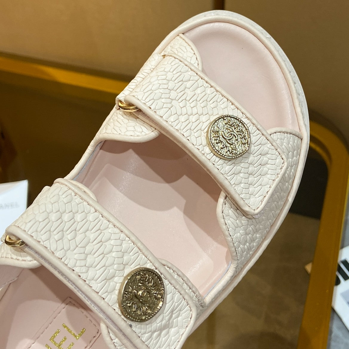 255QC49ZDE Stylish leather shoes