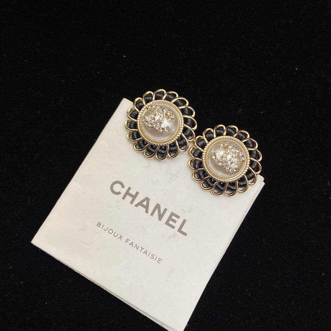 14C680EDE Stylish Earrings