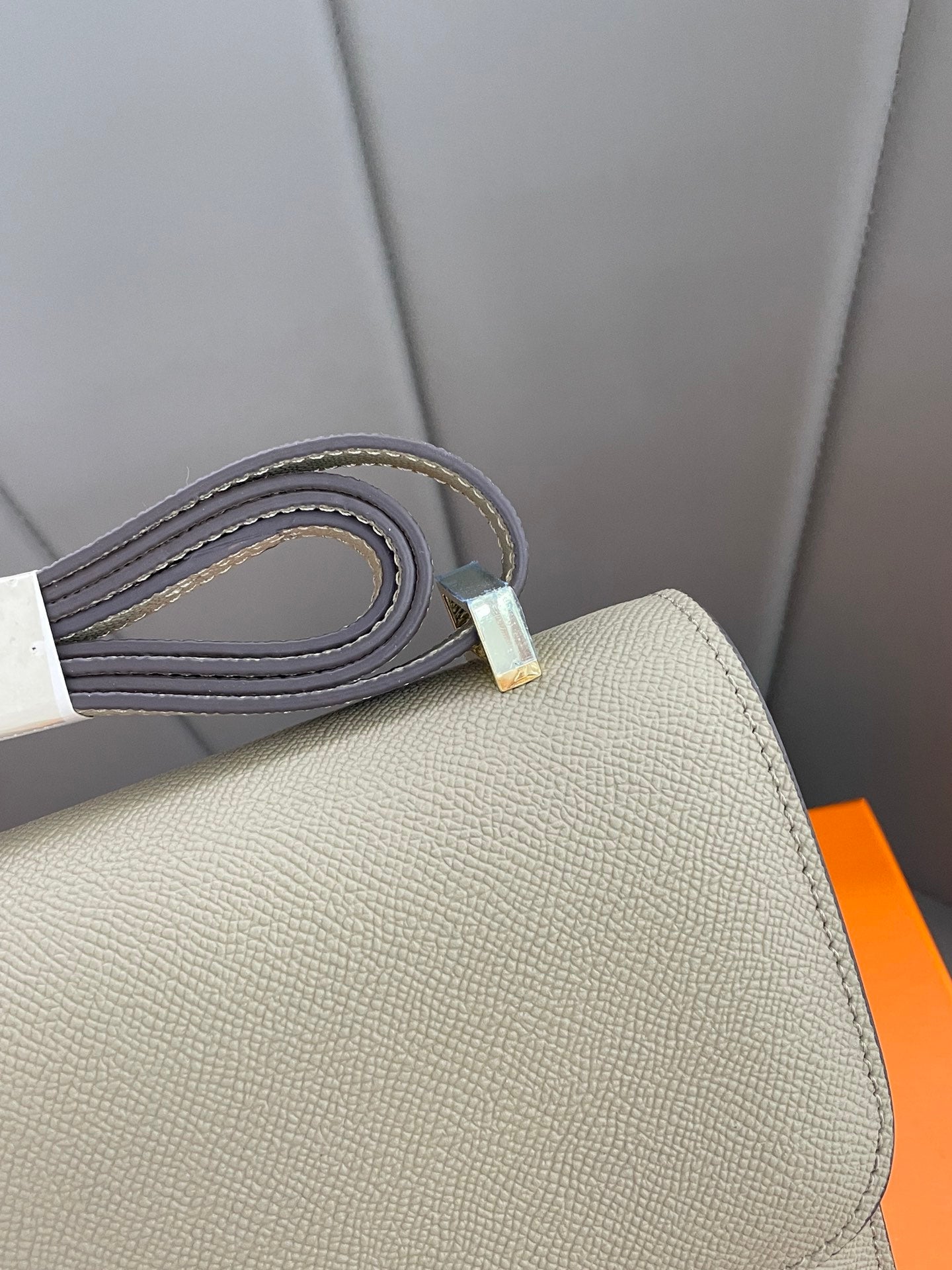 155NH64BDE Stylish leather bag