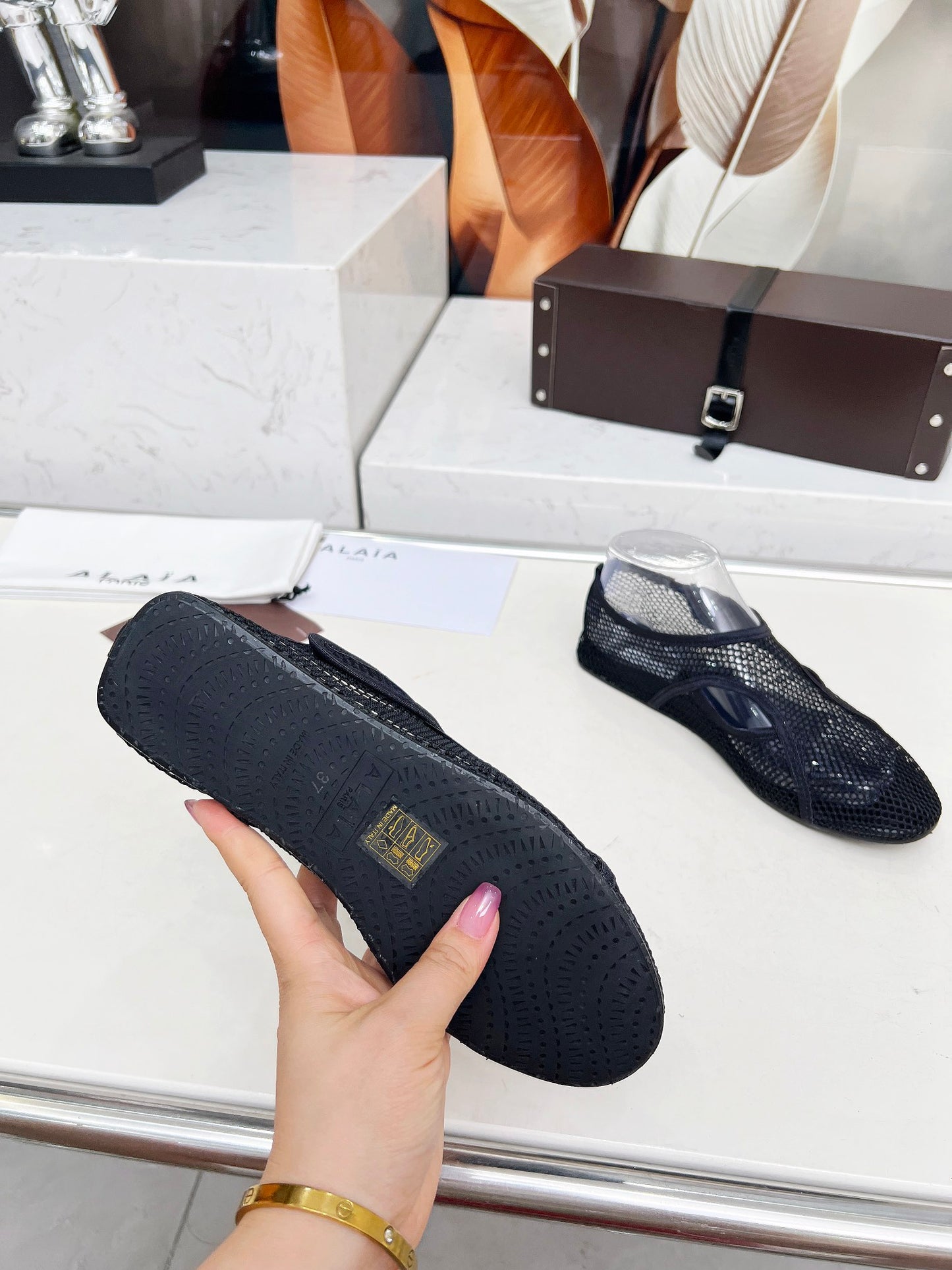 255QA24ZDE Stylish leather shoes