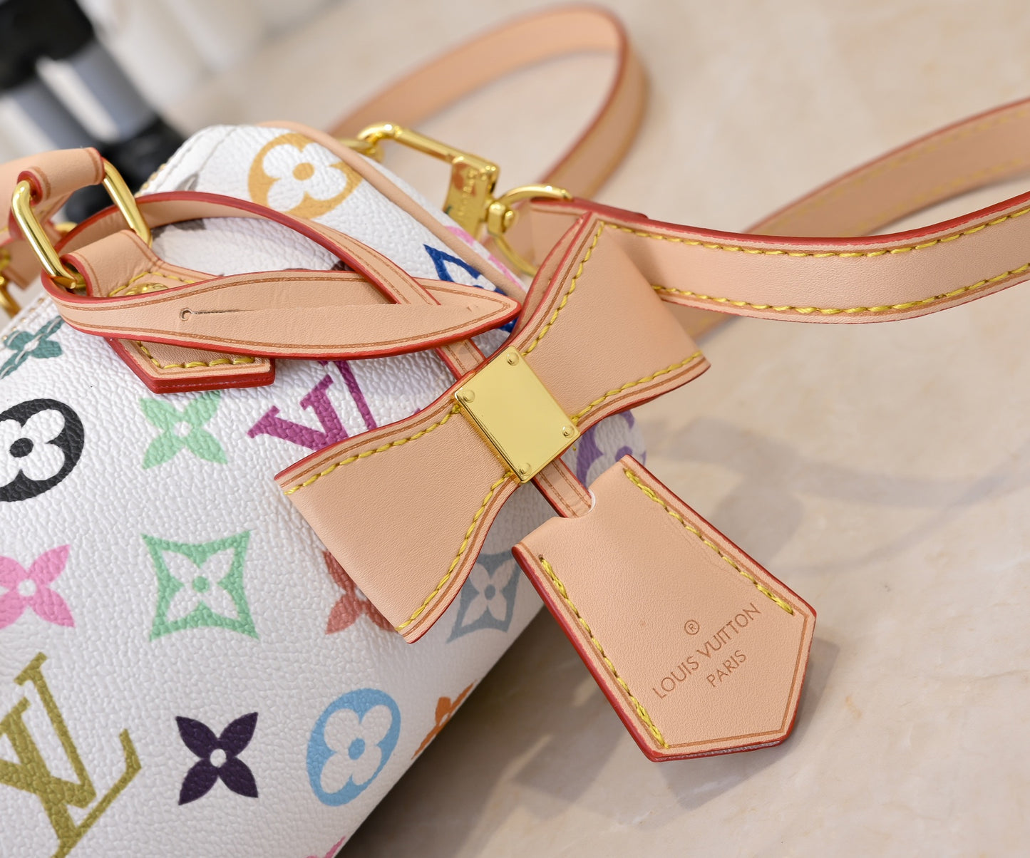 175XE2BDE Stylish leather bag