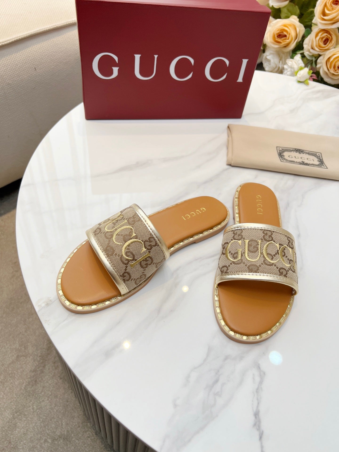 255QB29ZDE Stylish leather Slippers