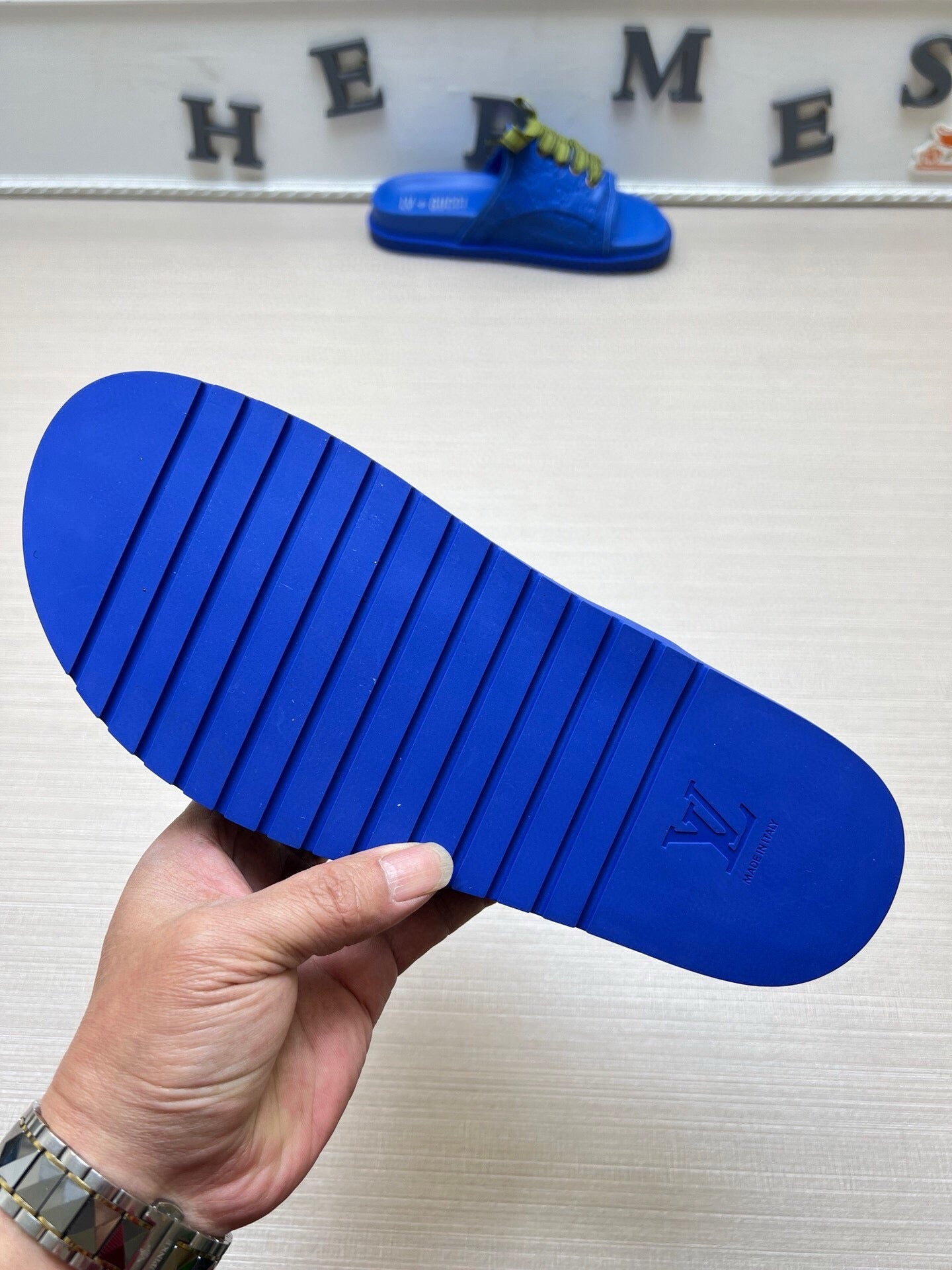 54B16ZDE Stylish slippers