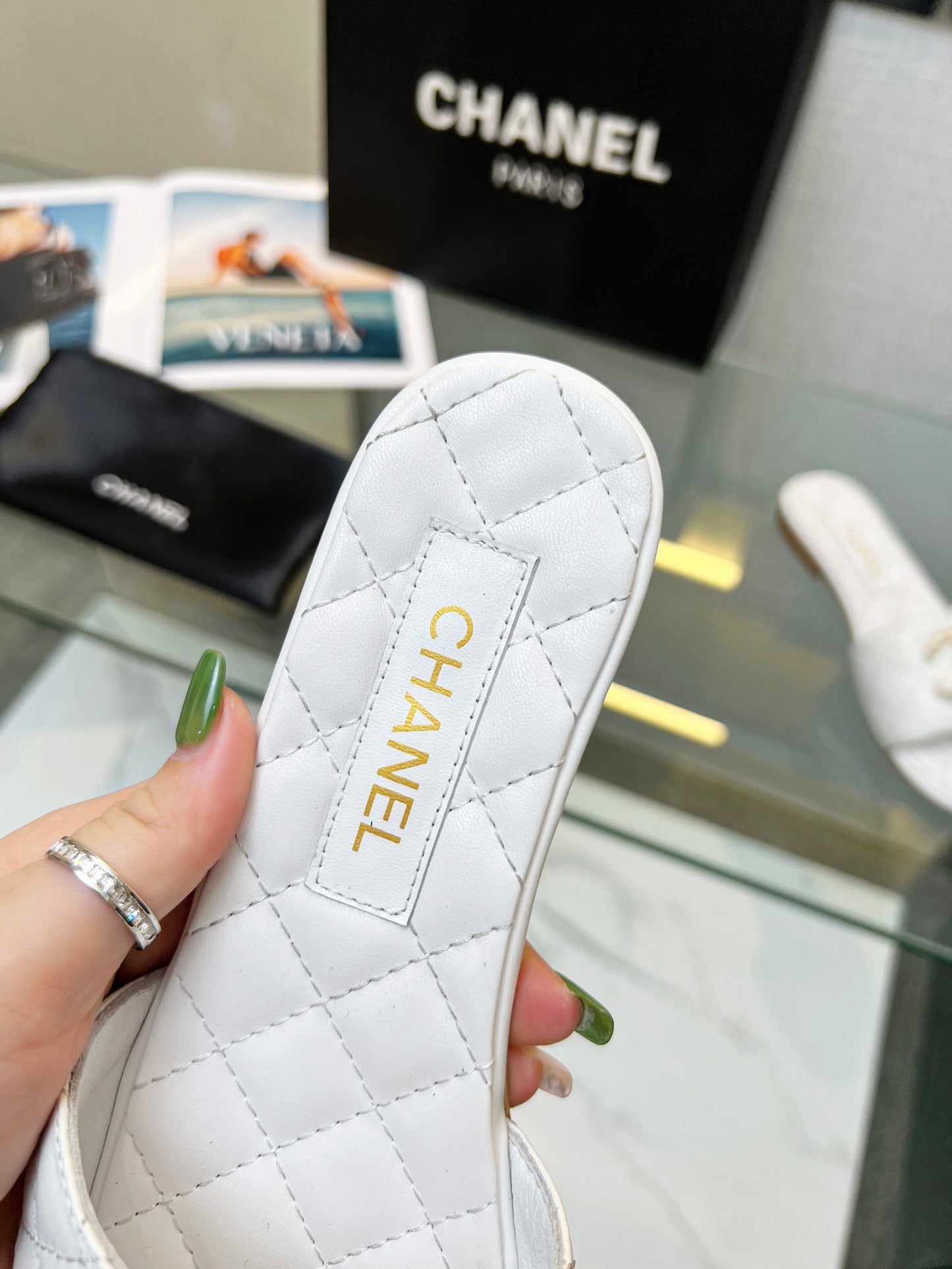 245RC12ZDE Stylish genuine leather slippers