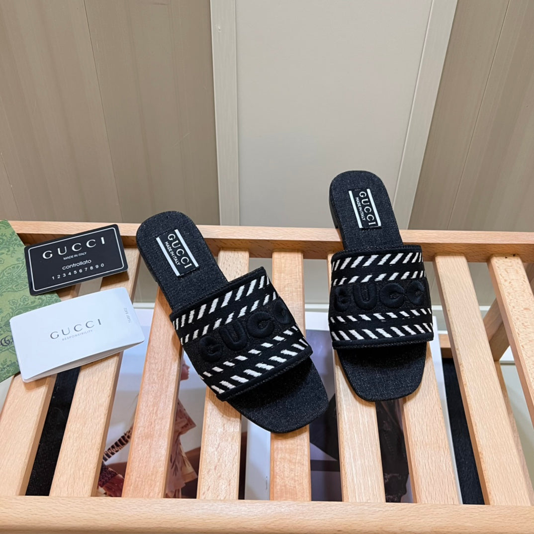 14B6ZDE Stylish Slippers