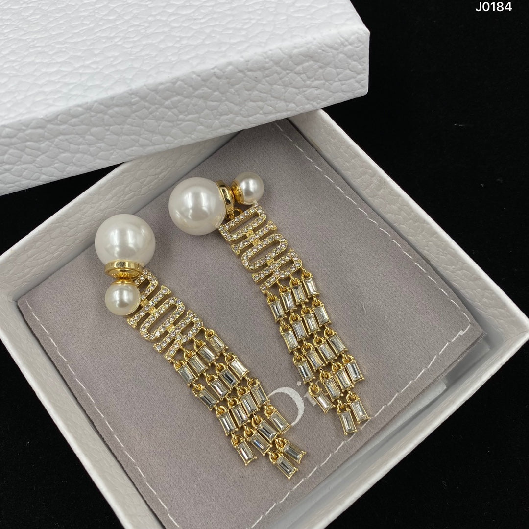 14D1027EDE Stylish Earrings