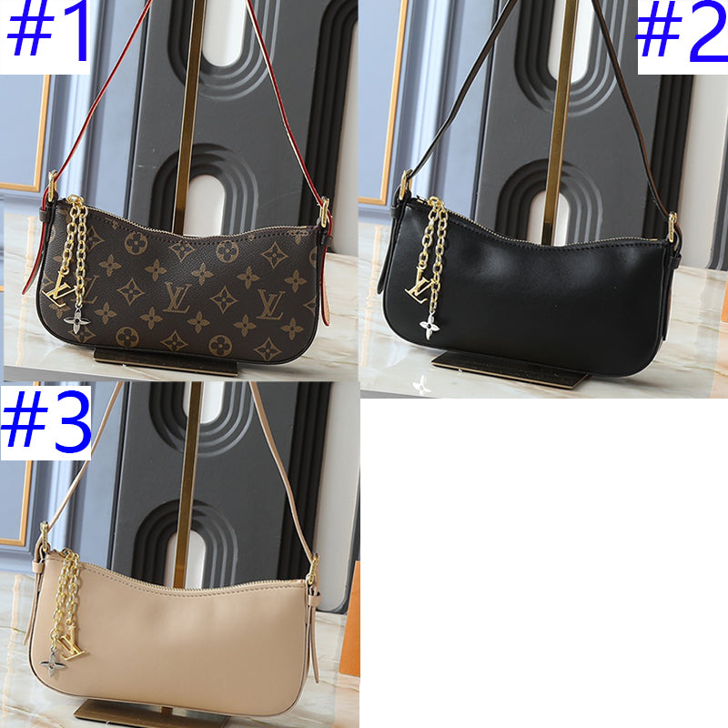 15RE23BDE Stylish leather bag