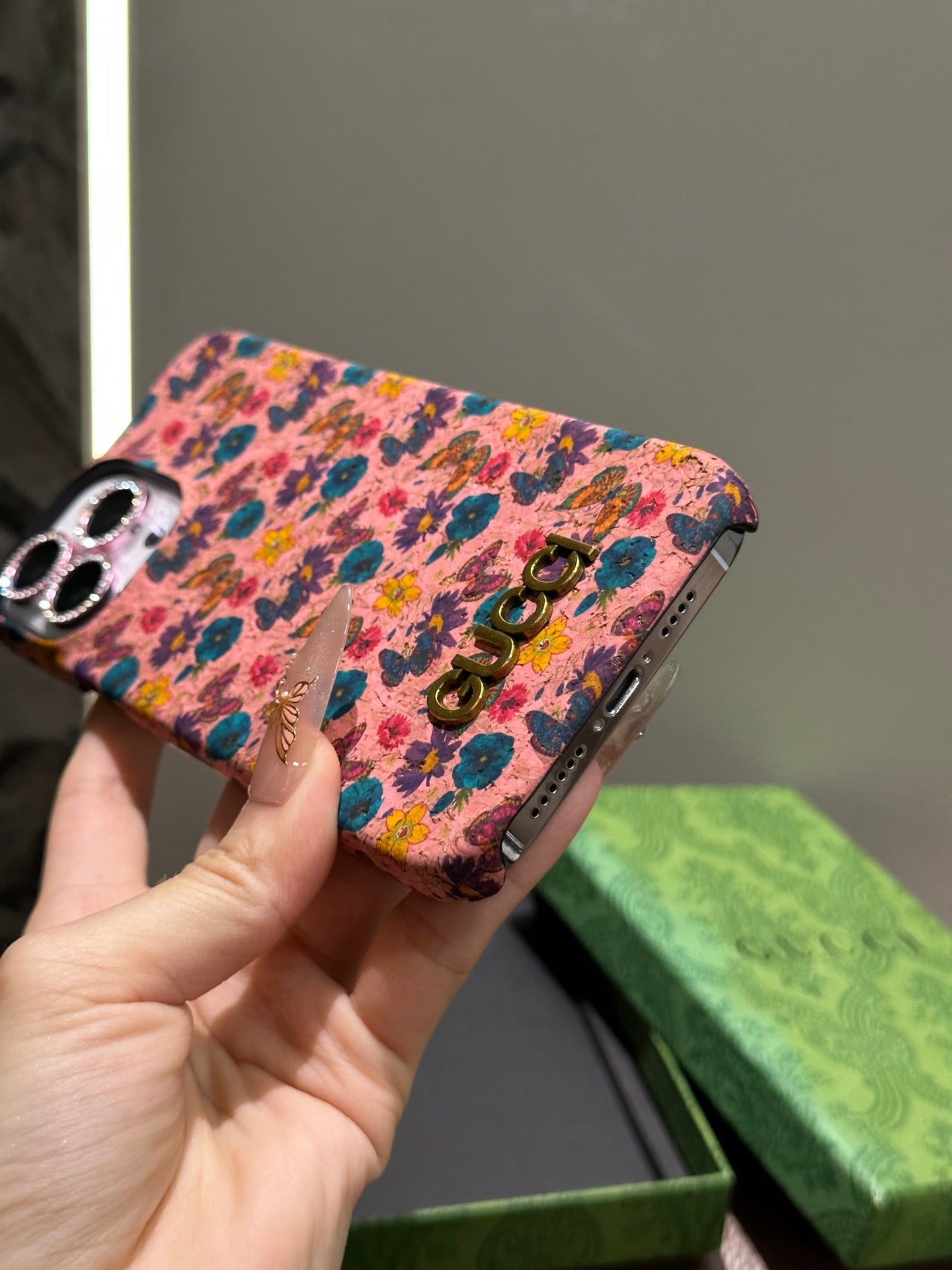 165RB82ADE Stylish Phone Case