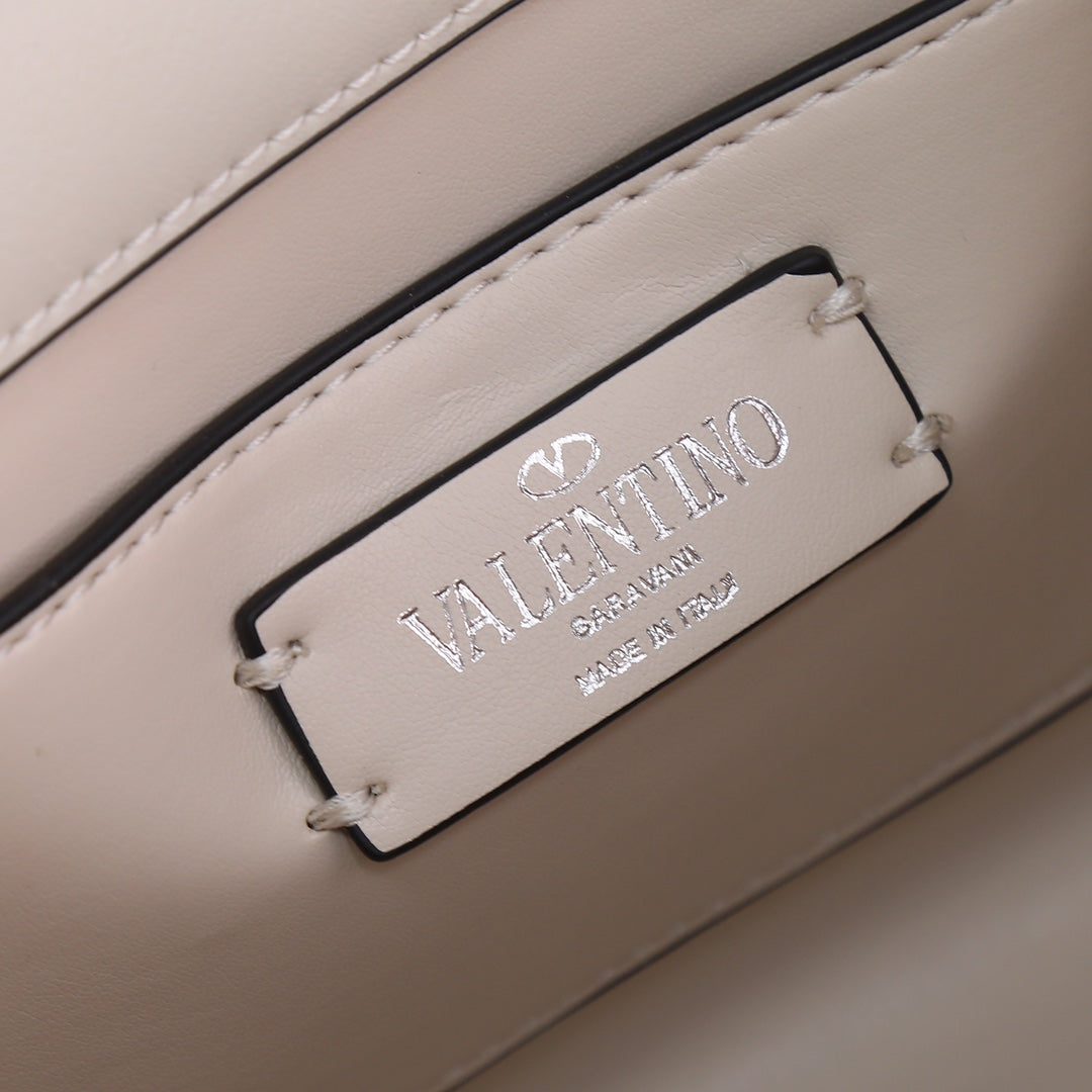 XA26BDE Stylish bag