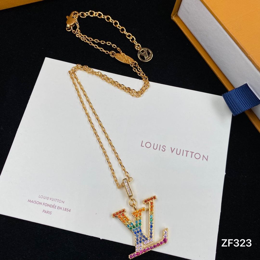 1E202EDE Stylish Necklaces