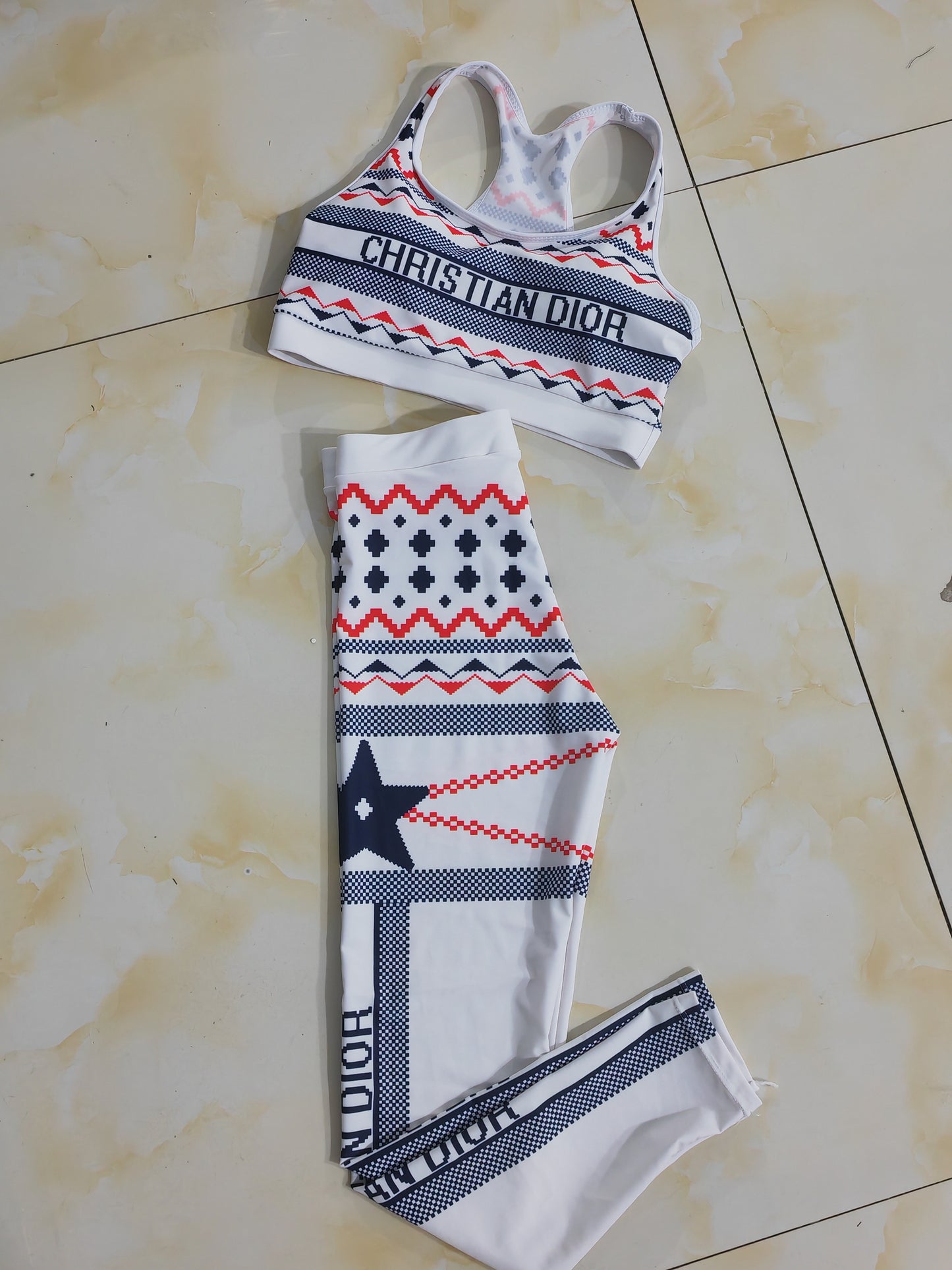 14D29YDE Stylish Long sleeve swimsuit