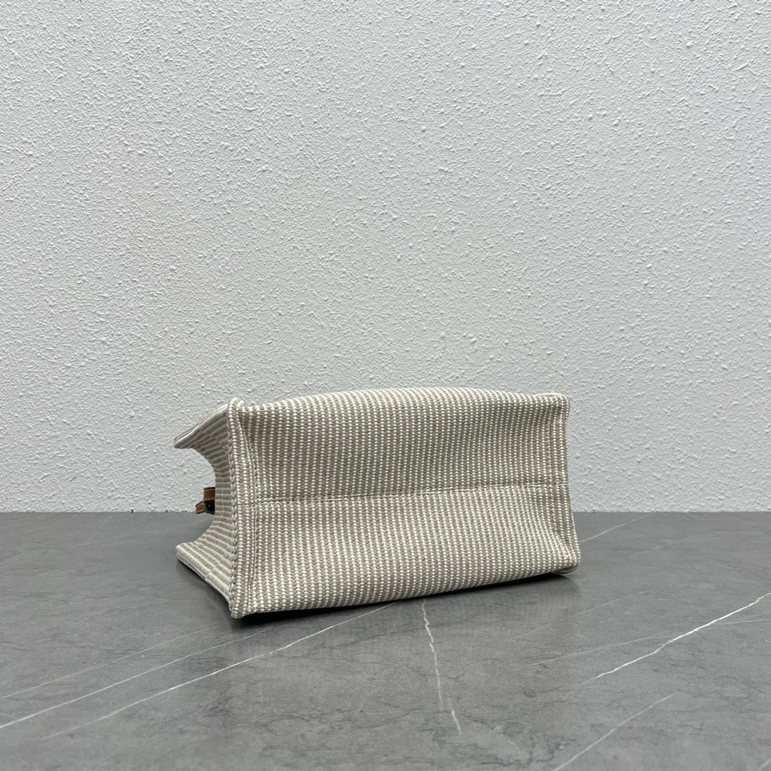 175RCL6BDE Stylish Canvas handbag